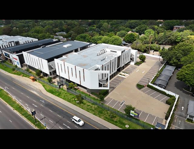 2,592M² OFFICE TO LET IN BRYANSTON